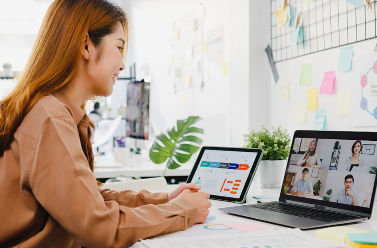 asian-laptop-talk-colleague Aloe Mind Malaysia | Mental Healthcare Services in Malaysia and Singapore